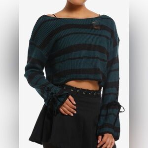 HOT TOPIC Dark Green & Black Destructed Knit Crop Sweater – Size Small NWT